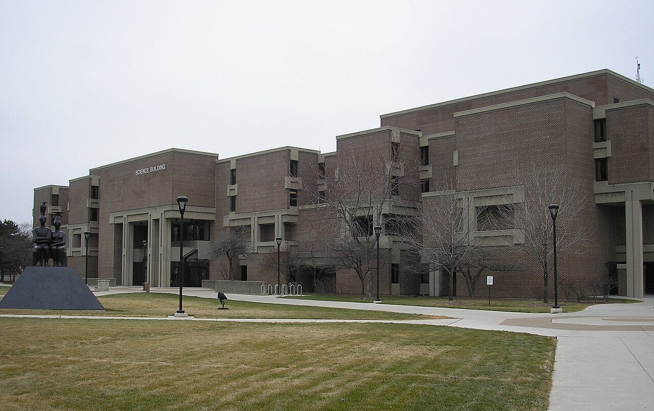 Cover image for Northeastern Illinois Debate Club